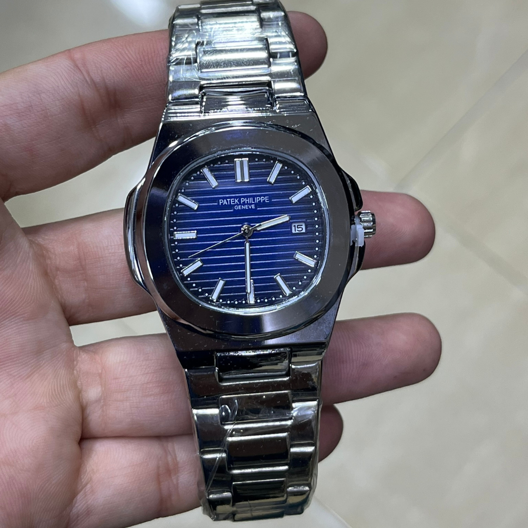 Patek Philippe Nautilus en acier inoxydable.