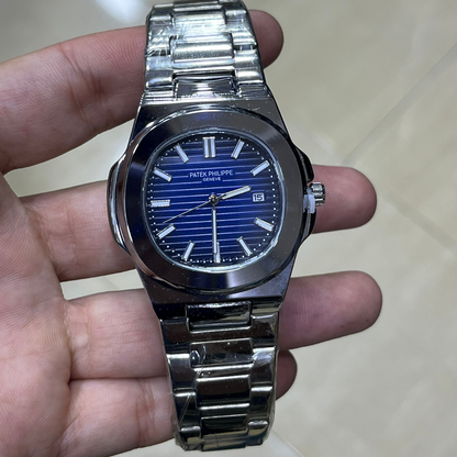 Patek Philippe Nautilus en acier inoxydable.