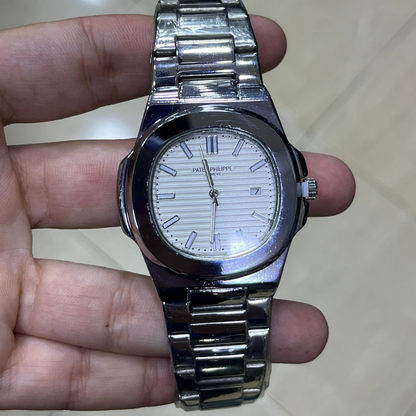 Patek Philippe Nautilus en acier inoxydable.